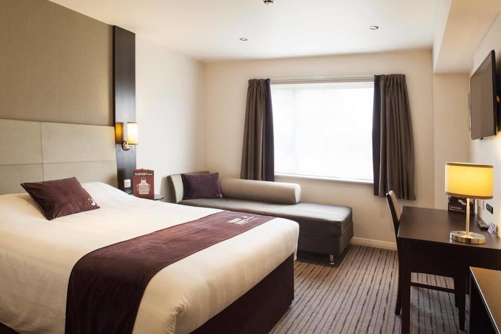 Premier Inn Premier Inn York South West エクステリア 写真