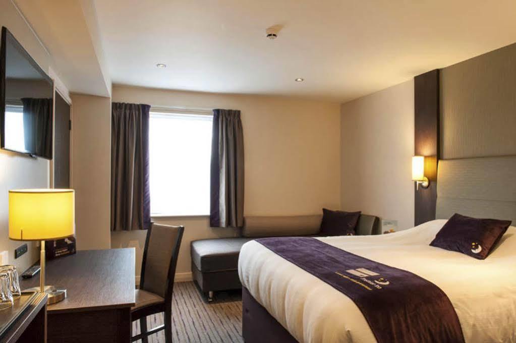 Premier Inn Premier Inn York South West エクステリア 写真