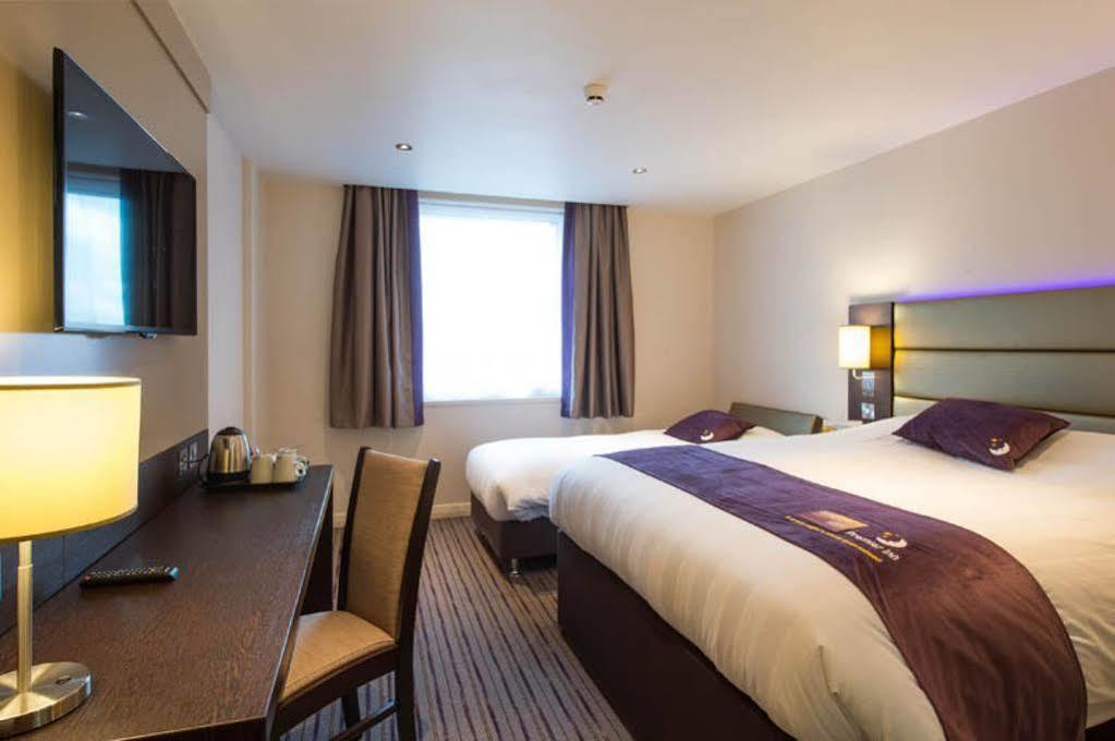 Premier Inn Premier Inn York South West エクステリア 写真