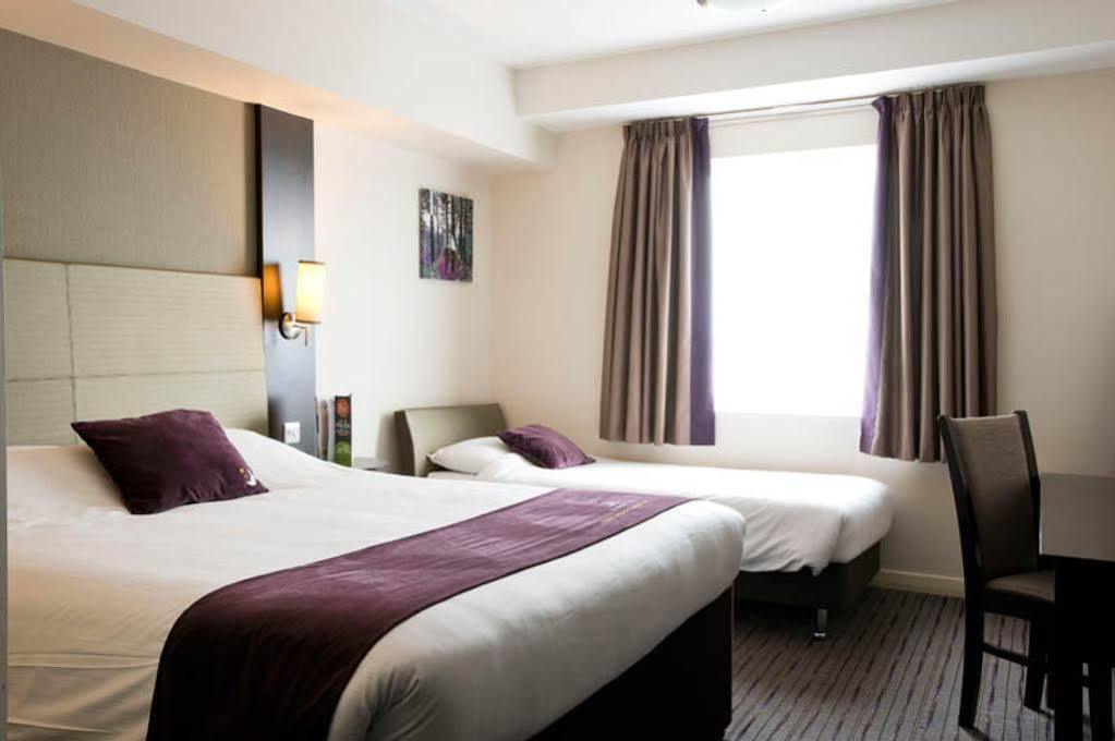 Premier Inn Premier Inn York South West エクステリア 写真