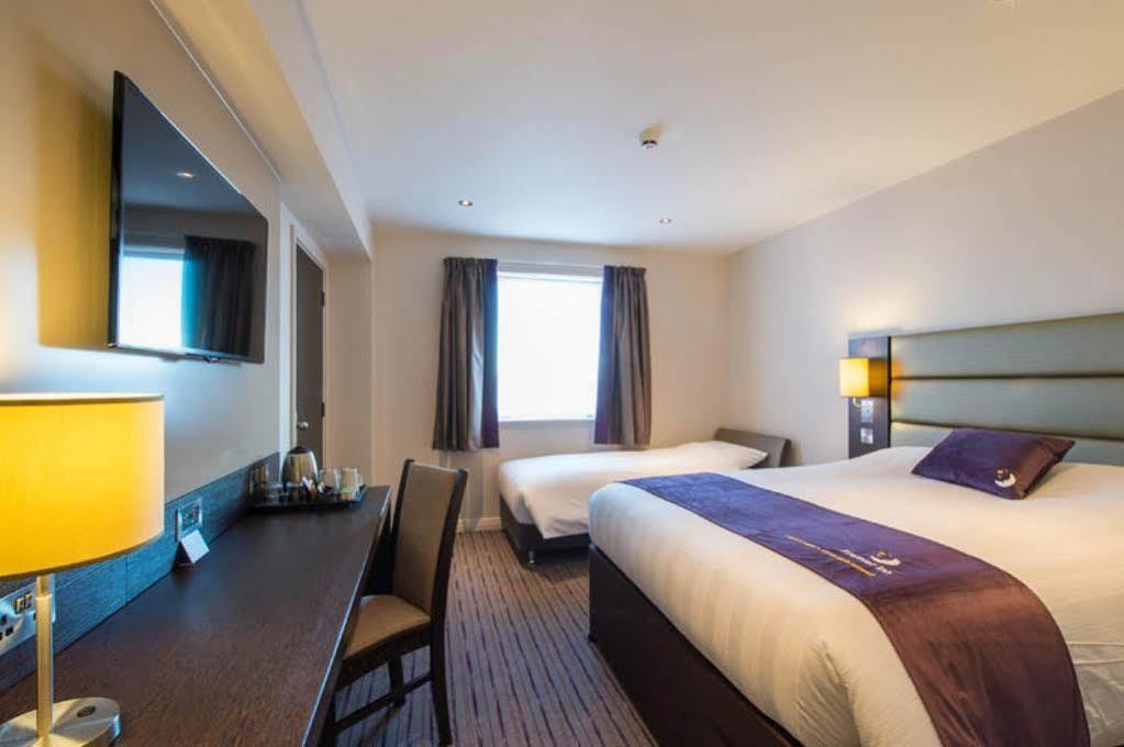 Premier Inn Premier Inn York South West エクステリア 写真